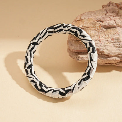 Vintage Leopard Print Cuff Bangles for Women Trendy Classic Leather Zebra Print Bracelet High-end Hand Fashion Jewelry Wedding B