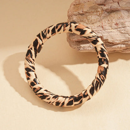 Vintage Leopard Print Cuff Bangles for Women Trendy Classic Leather Zebra Print Bracelet High-end Hand Fashion Jewelry Wedding B